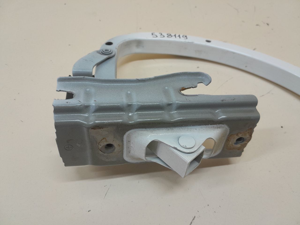 Петля крышки багажника Toyota Camry (XV50) 2011-2017 Петля крышки багажника Toyota Camry (XV50) 2011-2017
