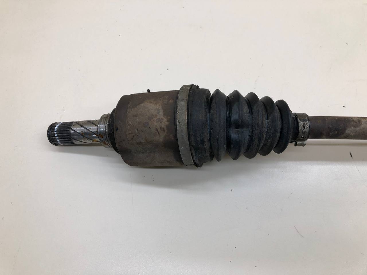 Полуось передняя левая Renault Duster (HSA, HSM) 2012> Полуось передняя левая Renault Duster (HSA, HSM) 2012>