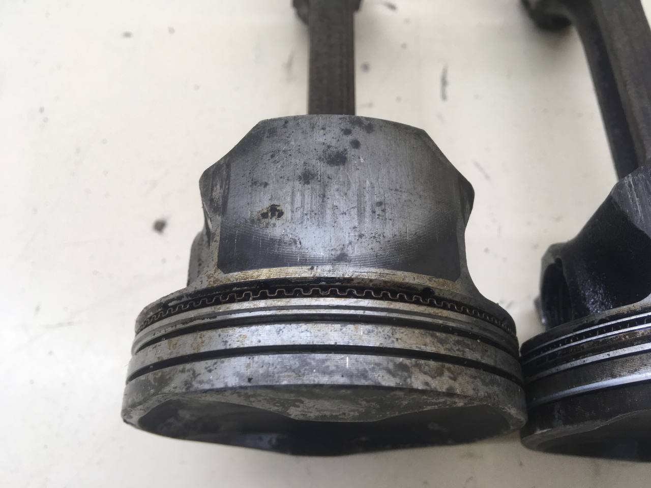 Поршень с шатуном Chevrolet Cobalt (T250) 2011-2015 Поршень с шатуном Chevrolet Cobalt (T250) 2011-2015