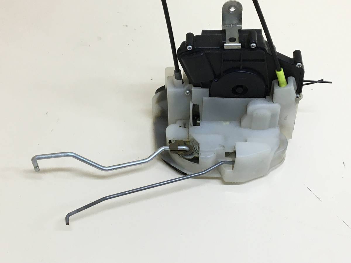Замок двери передней правой Subaru Impreza (G12) 2007-2012