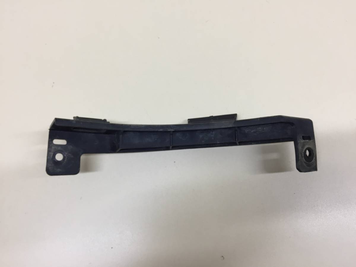 Направляющая переднего бампера правая Hyundai ix55 2007-2013