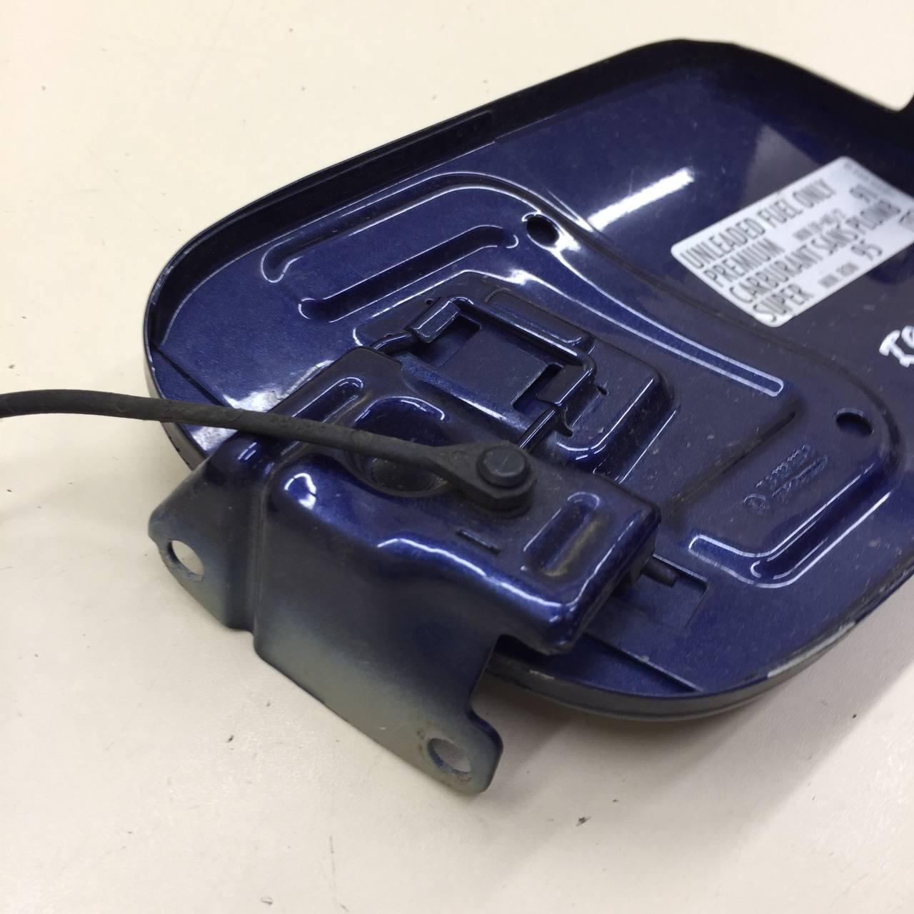 Лючок бензобака Volkswagen Touareg (7L) 2002-2010