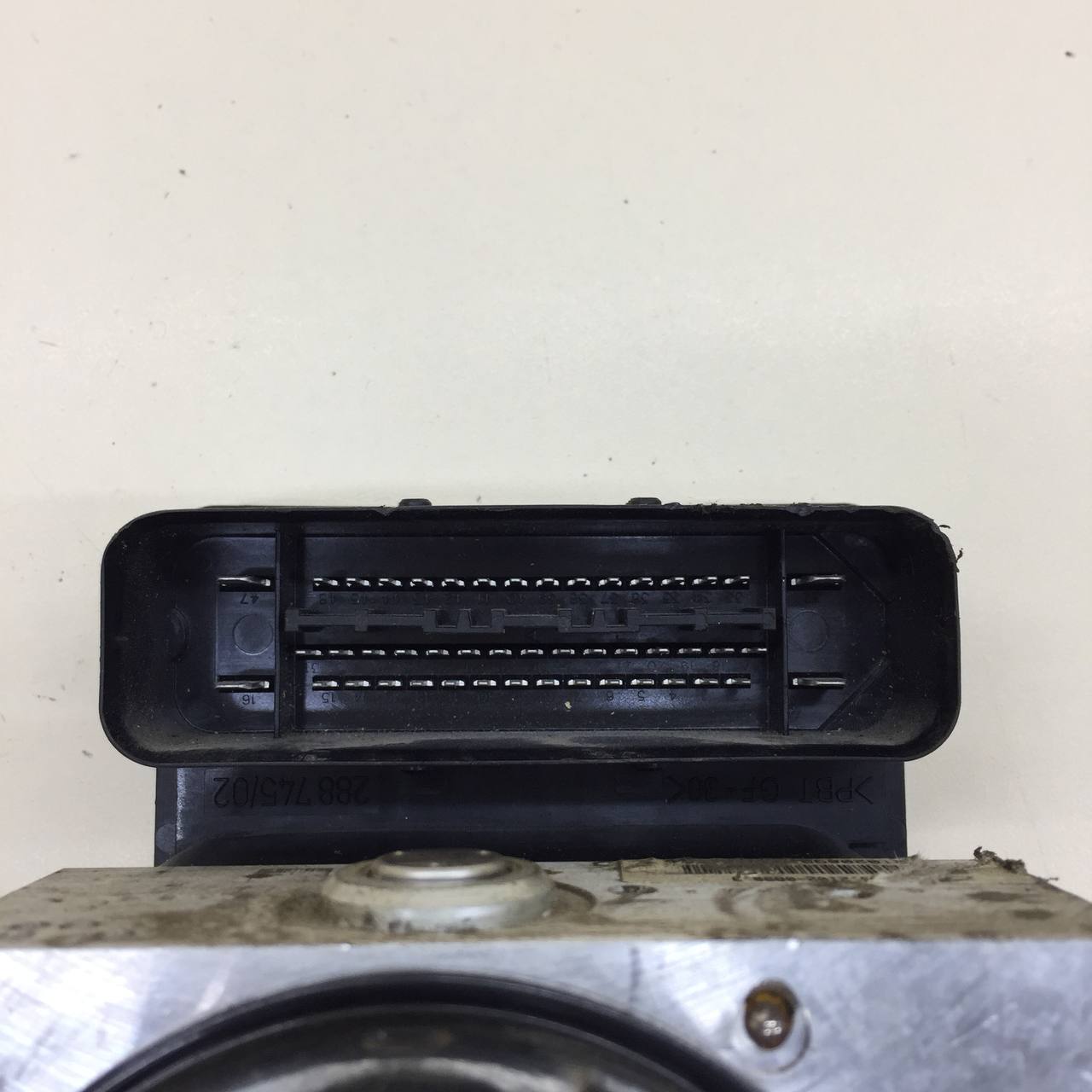 Блок ABS (насос) Mitsubishi Outlander XL (CW) 2006-2012