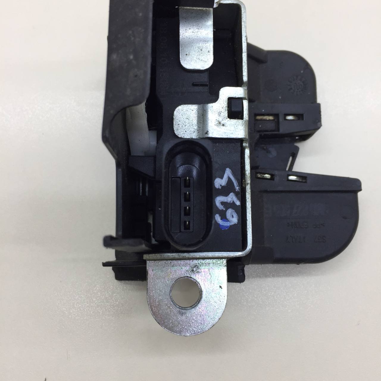 Замок багажника Volkswagen Tiguan (5N1) 2007-2011