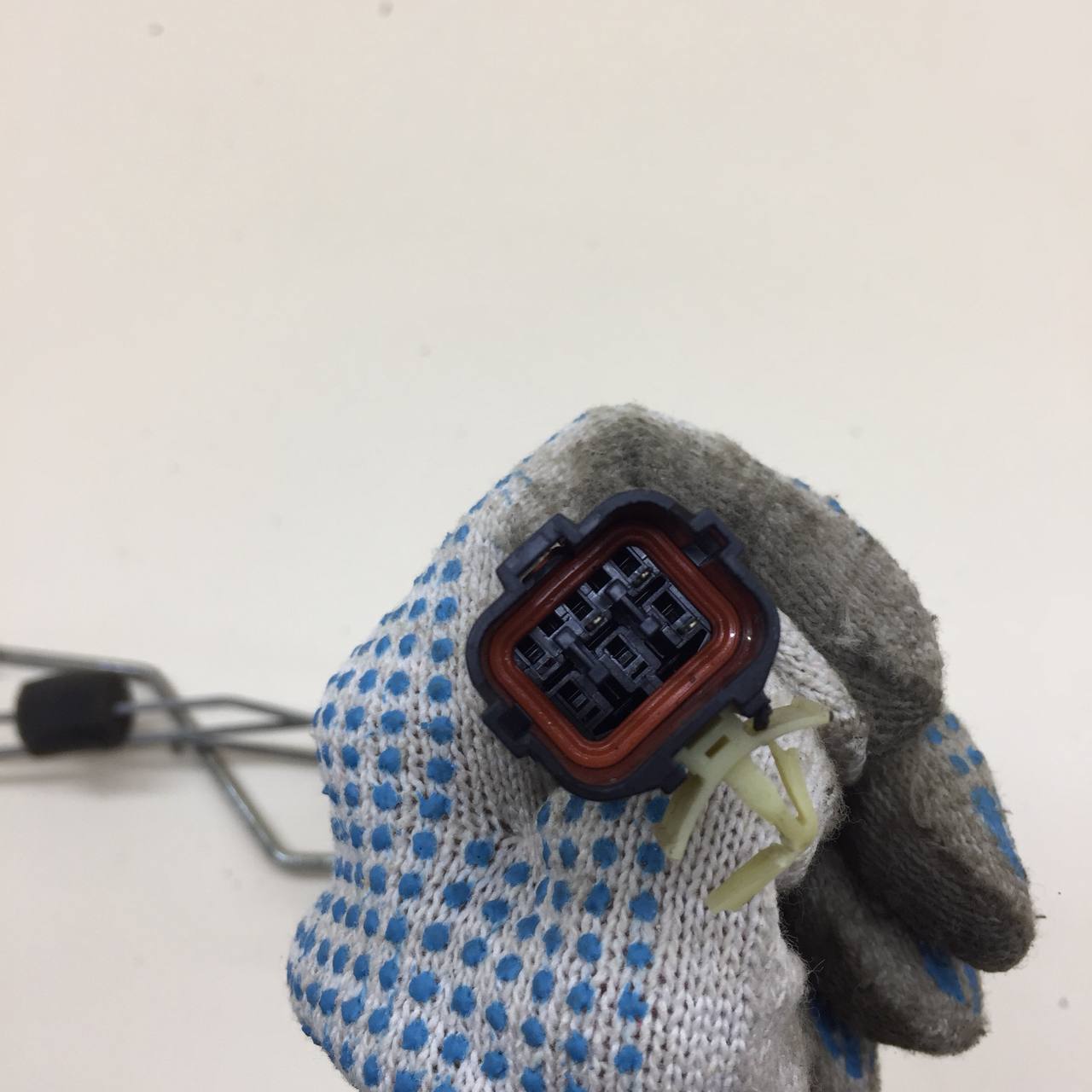 Замок двери передней левой Kia Spectra (SD) 2004-2011