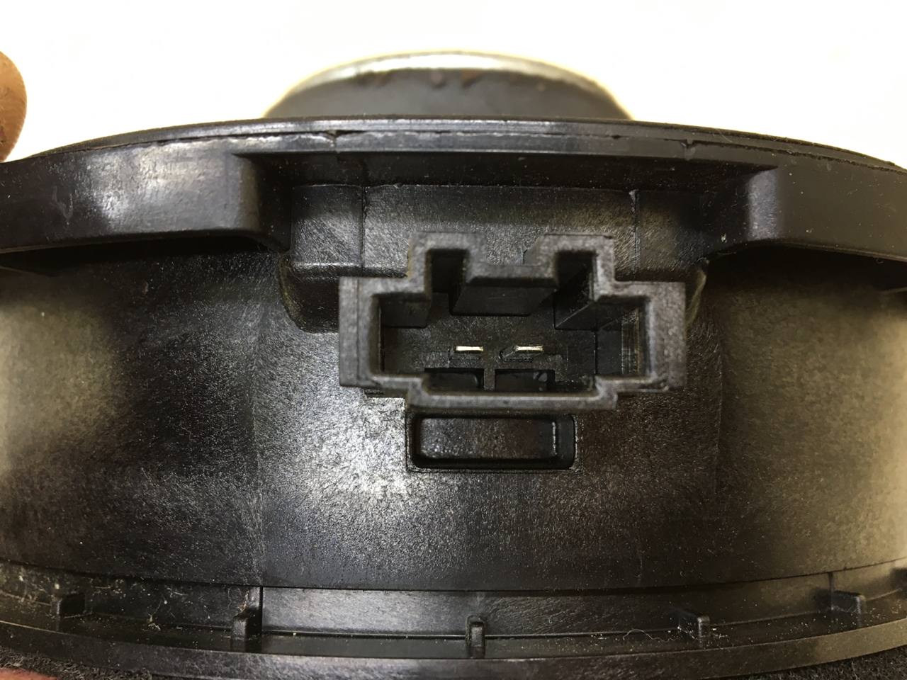 Динамик Land Rover Range Rover Sport 2005-2012 Динамик Land Rover Range Rover Sport 2005-2012