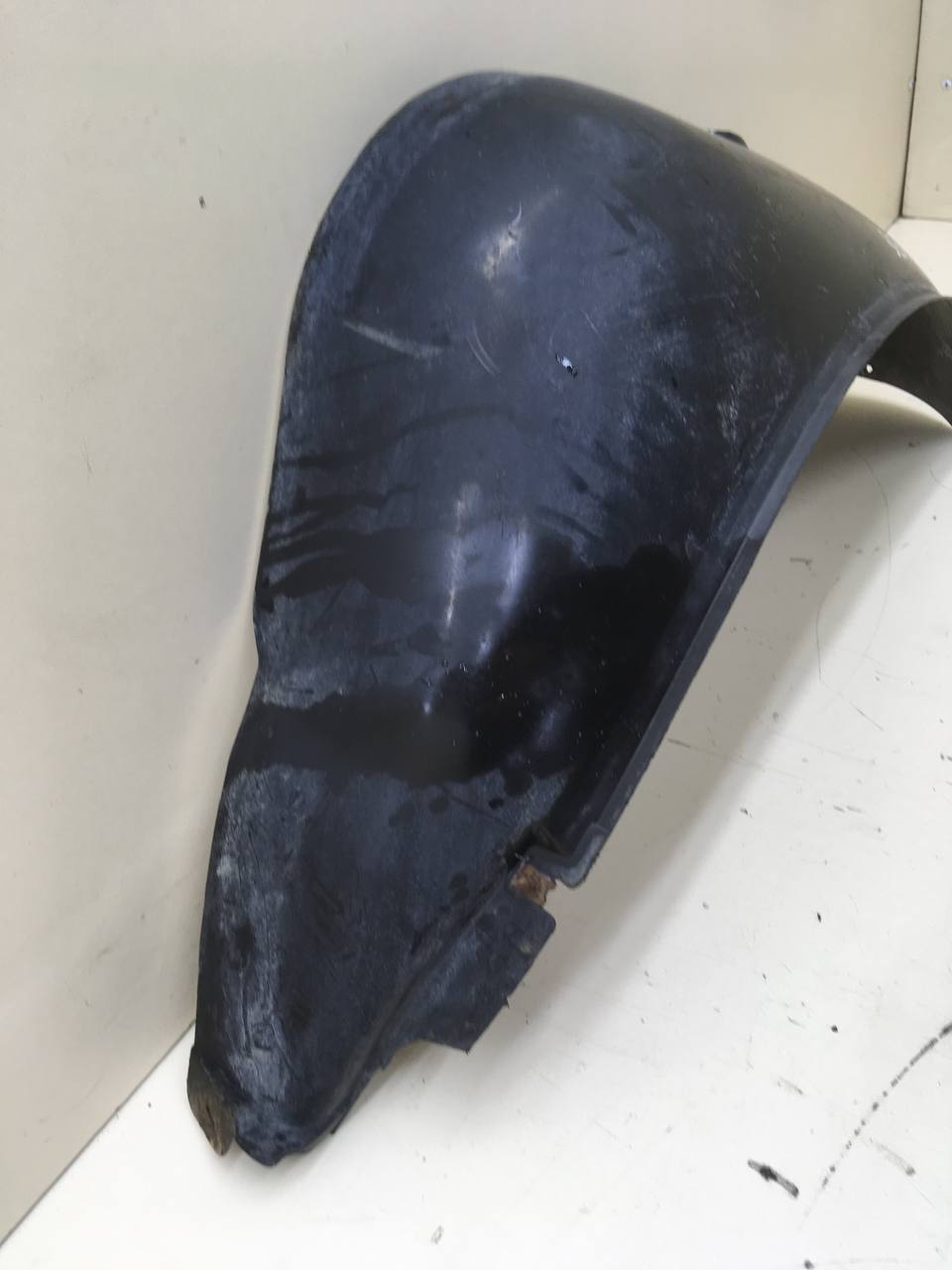 Локер передний правый Lada Priora 2007-2018