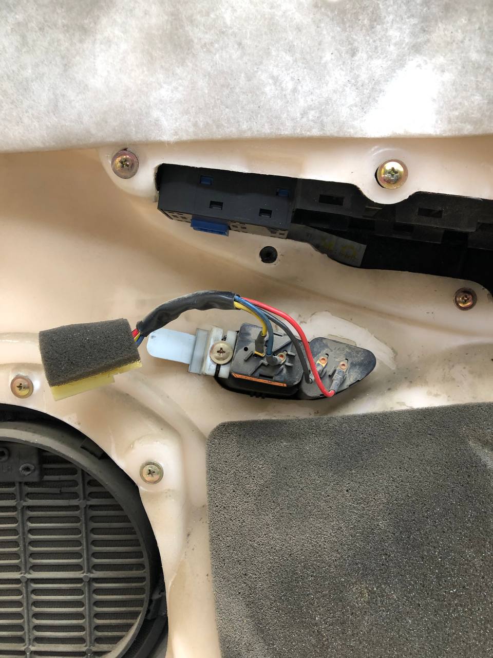 Обшивка двери передней левой Hyundai Sonata 4 (EF,Tagaz) 2001-2012