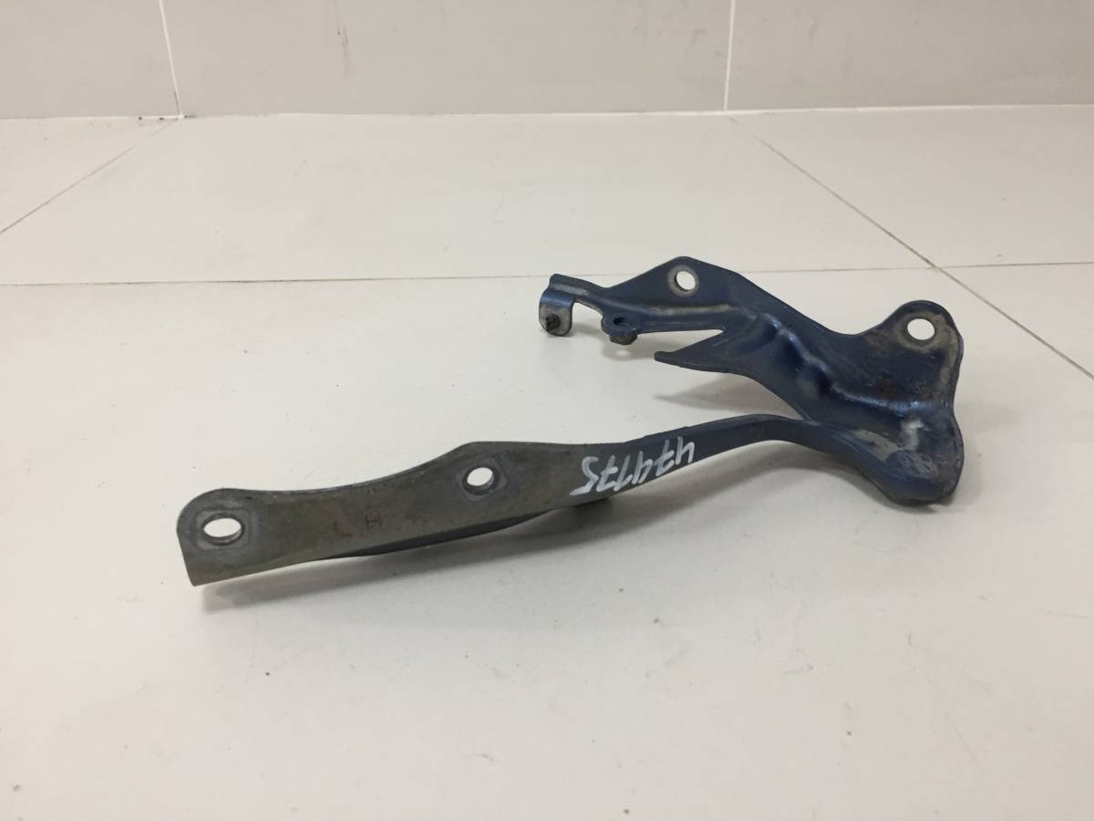Петля капота левая Subaru Impreza (G12) 2007-2012