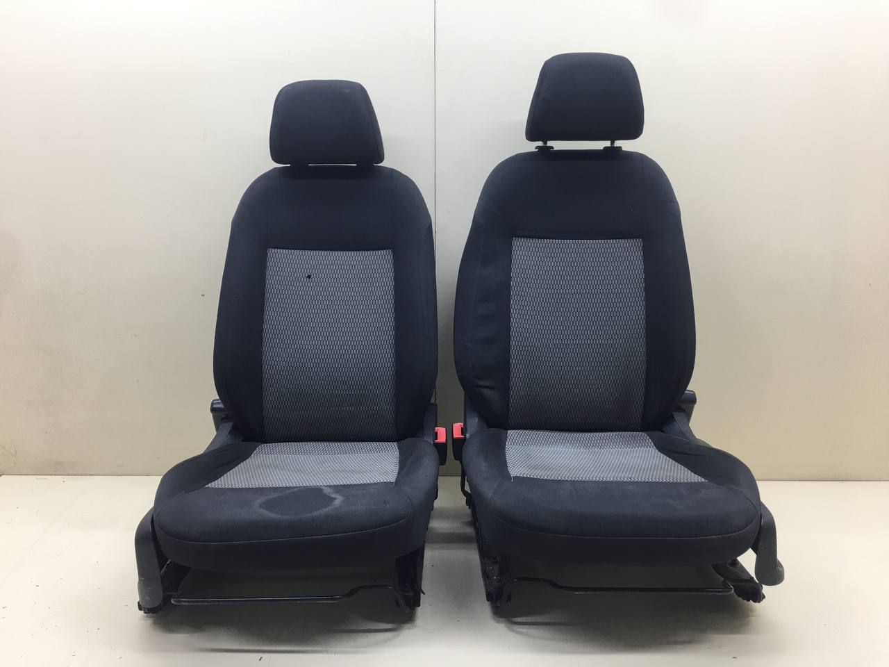 Сиденье (комплект) Volkswagen Polo (MK5) 2011-2020 Сиденье (комплект) Volkswagen Polo (MK5) 2011-2020