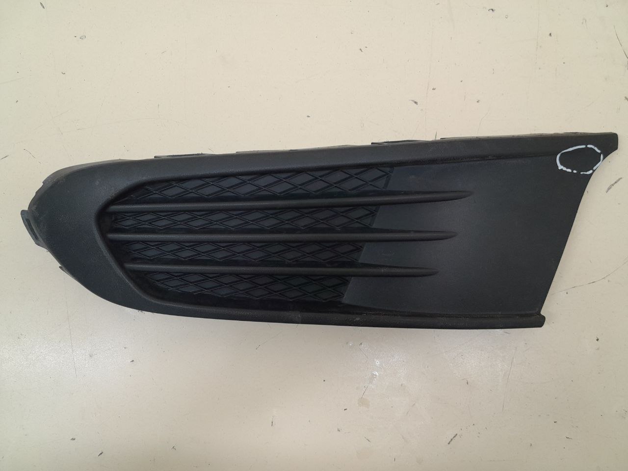 Решетка в бампер левая Volkswagen Polo (MK5) 2011-2020 Решетка в бампер левая Volkswagen Polo (MK5) 2011-2020