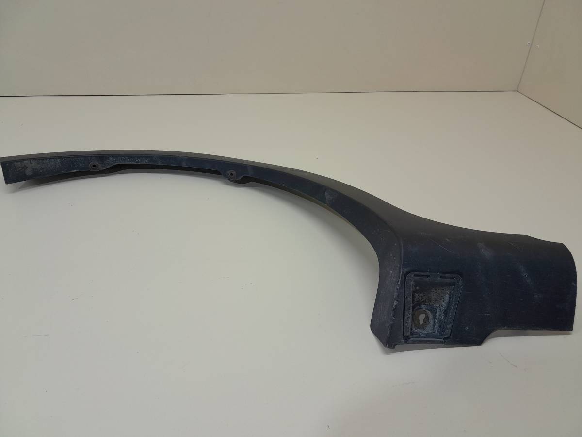 Накладка заднего крыла правого Renault Sandero 2009-2014