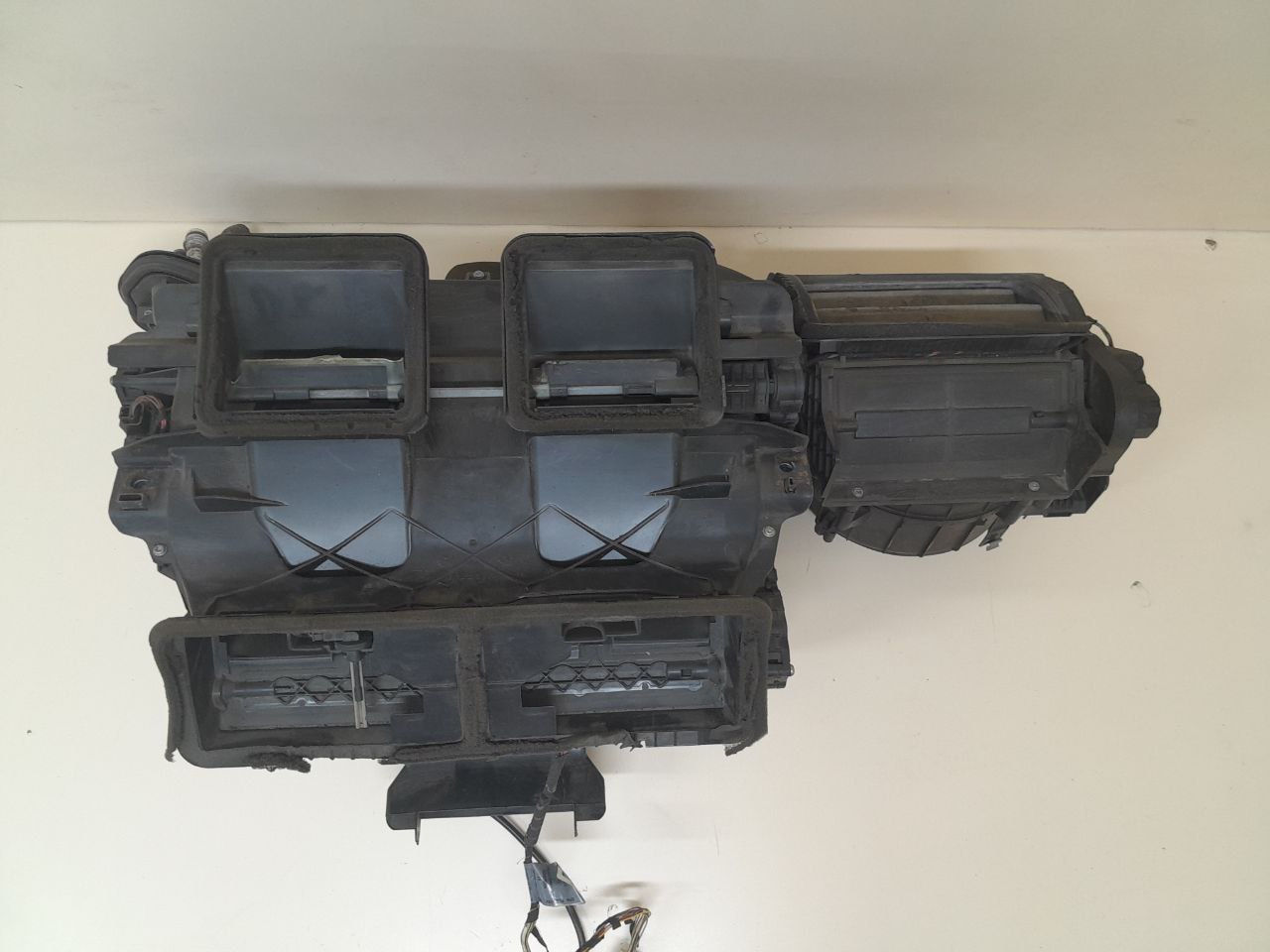 Корпус отопителя BMW 3-series E90/E91 2005-2011 Корпус отопителя BMW 3-series E90/E91 2005-2011