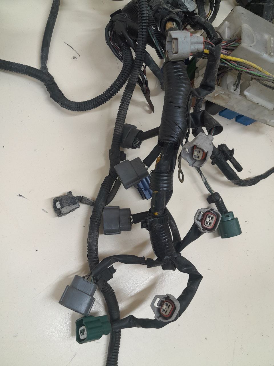 Проводка двс Nissan Almera (N16) 2000-2006 Проводка двс Nissan Almera (N16) 2000-2006