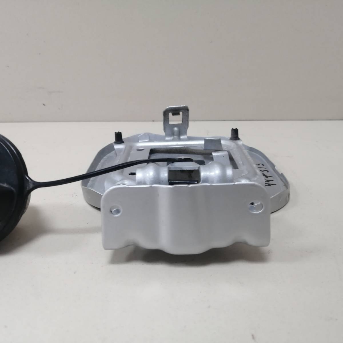 Лючок бензобака Nissan Sentra (B17) 2013-2017 Лючок бензобака Nissan Sentra (B17) 2013-2017