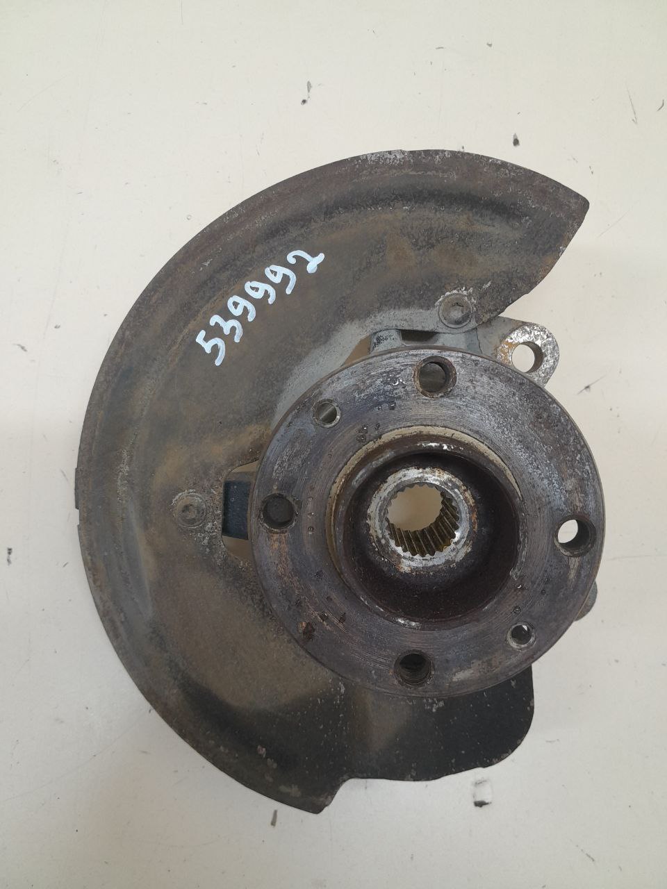 Кулак поворотный передний правый Lada Vesta 2015>