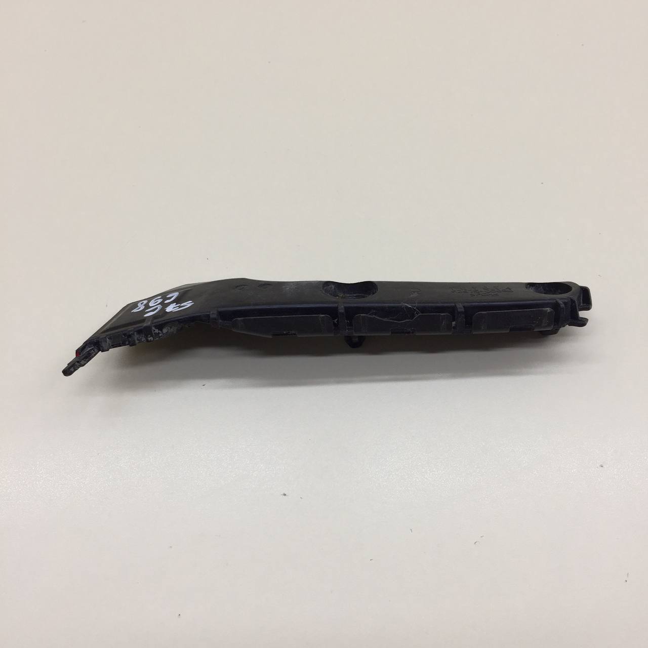 Кронштейн заднего бампера правый Toyota Yaris (P90) 2005-2011 Кронштейн заднего бампера правый Toyota Yaris (P90) 2005-2011