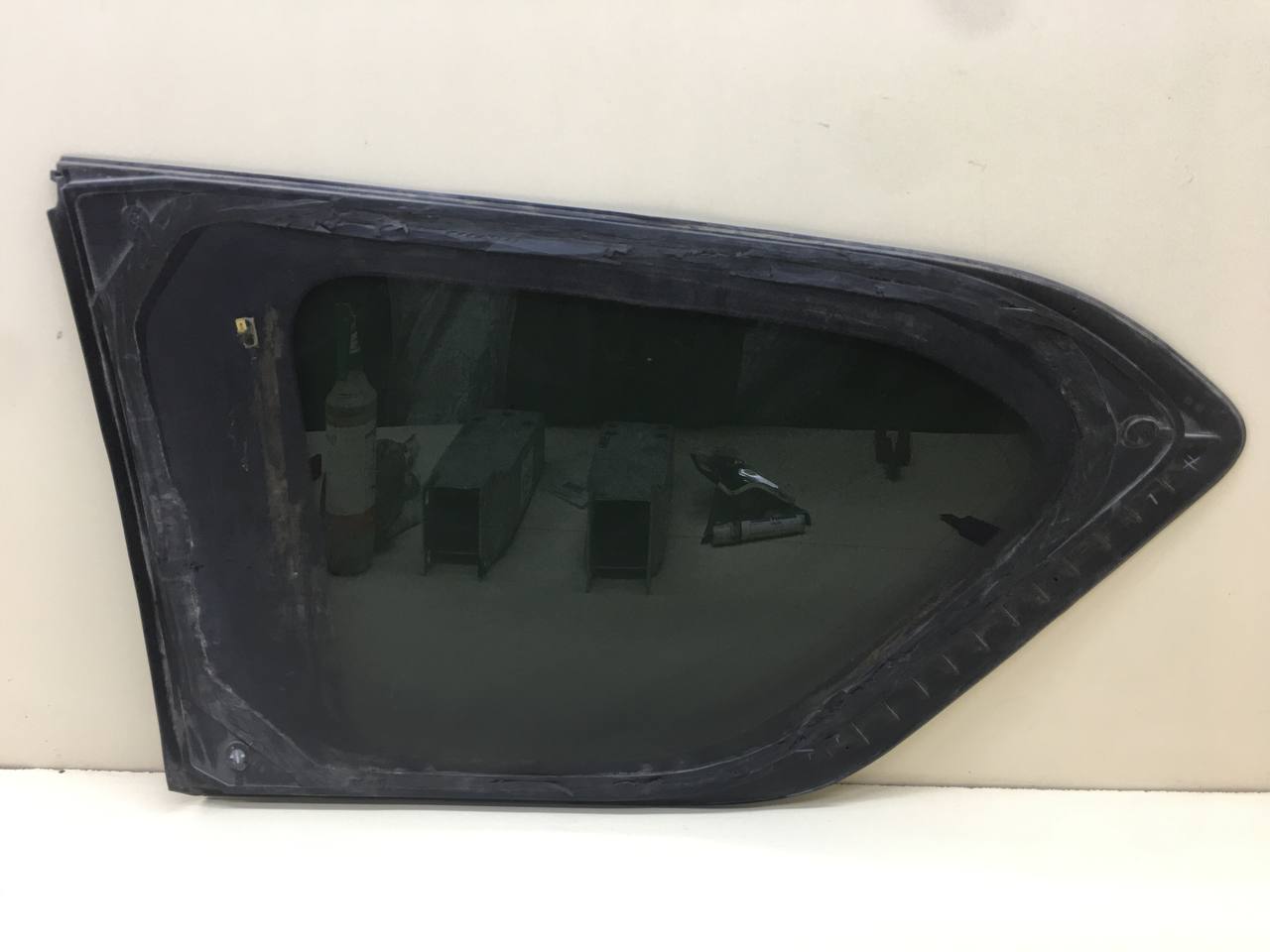 Стекло кузовное глухое правое Infiniti QX56/QX80 (Z62) 2010>