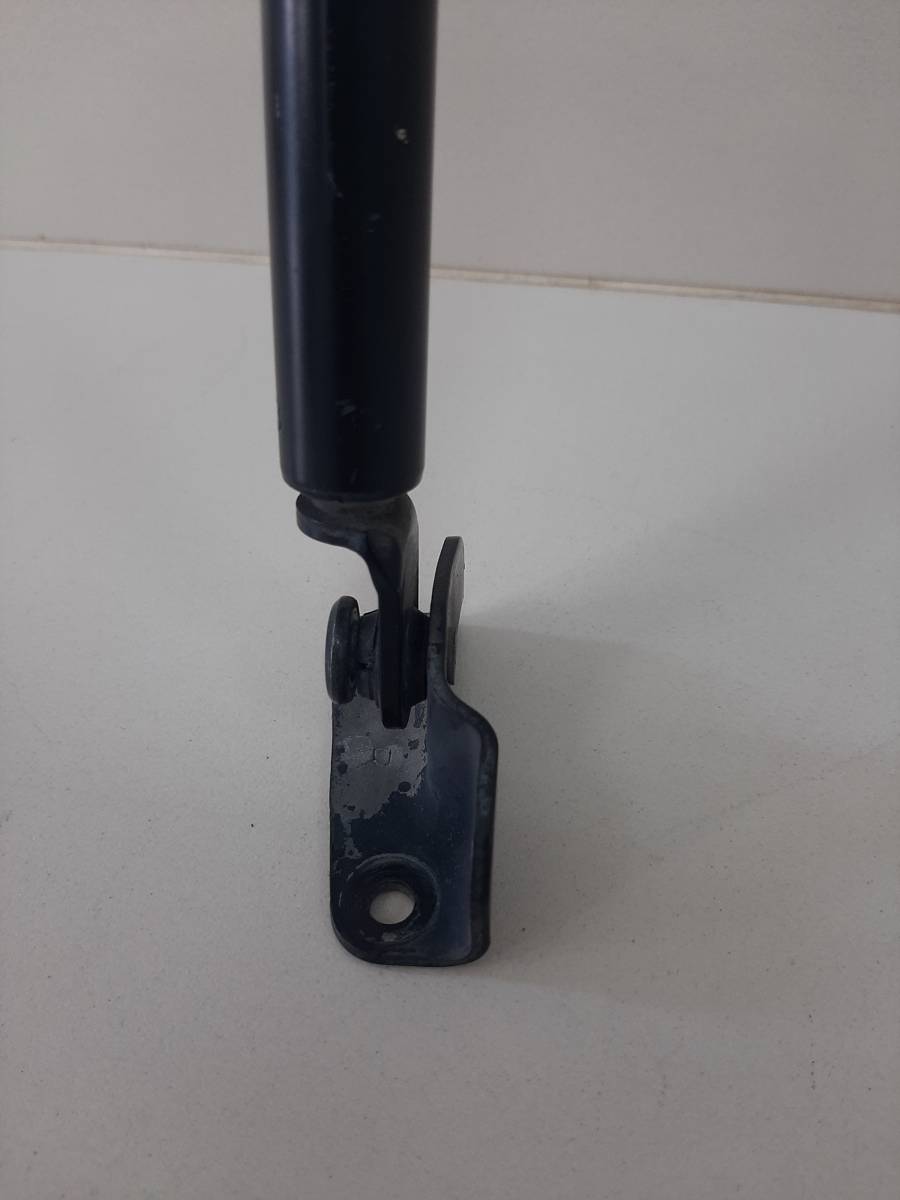 Амортизатор двери багажника Subaru Impreza (G12) 2007-2012 Амортизатор двери багажника Subaru Impreza (G12) 2007-2012