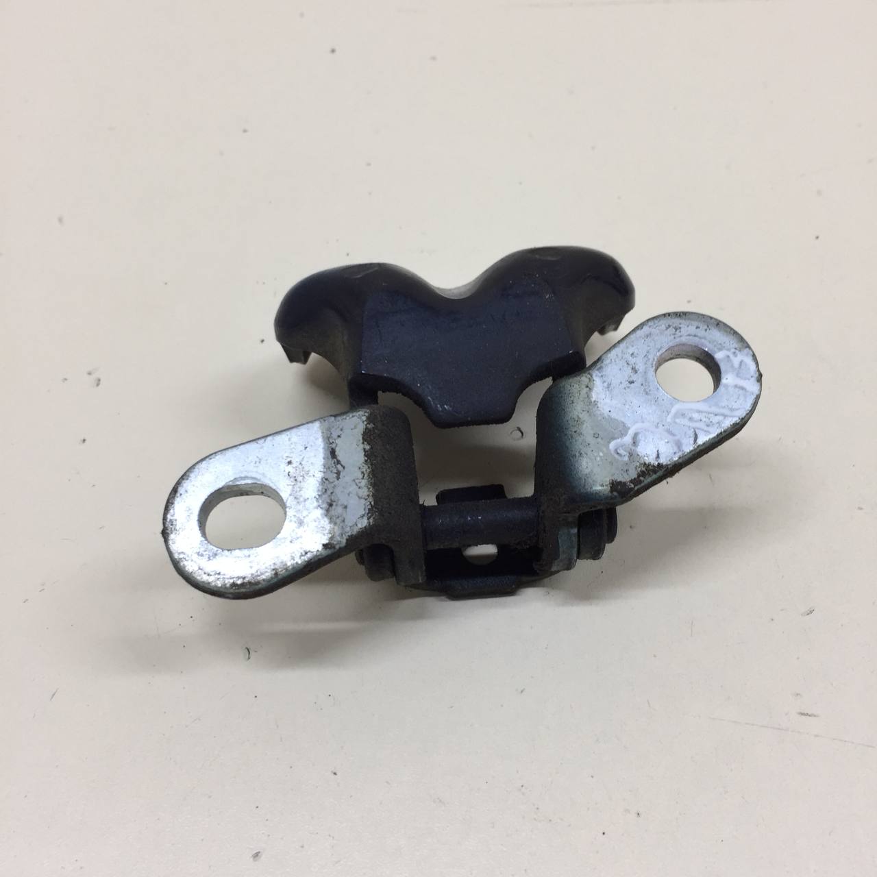 Петля двери задней правой верхняя Kia Optima 4 (JF) 2015>