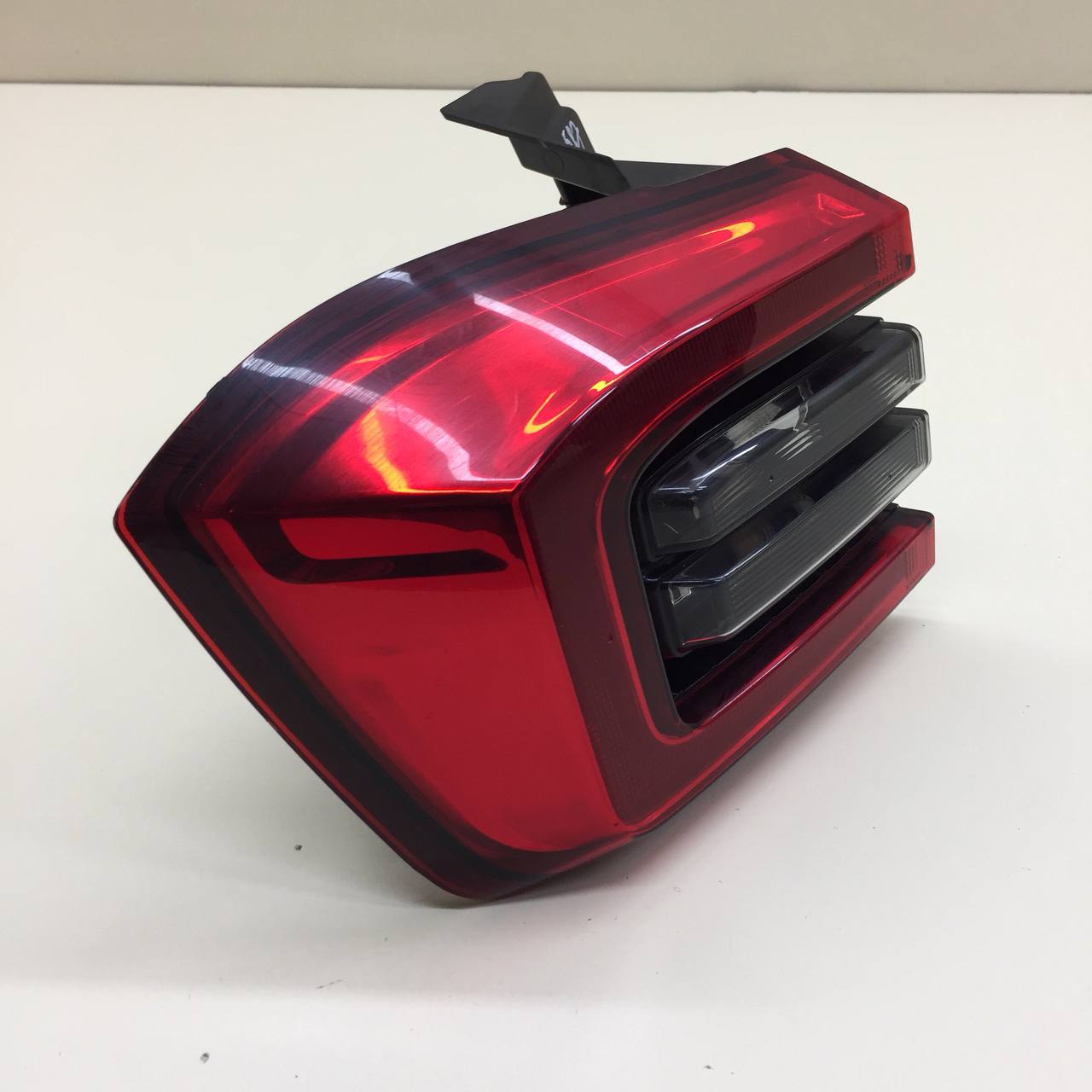 Фонарь задний наружный левый Chery Tiggo 4 Pro 2021>