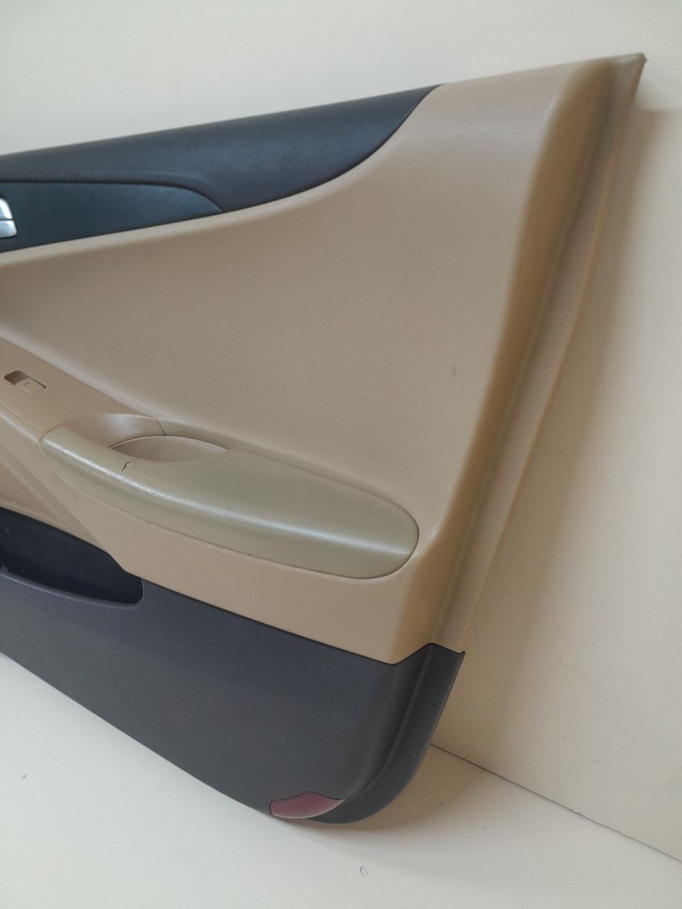 Обшивка двери передней правой Hyundai Sonata 6 (YF) 2010-2014