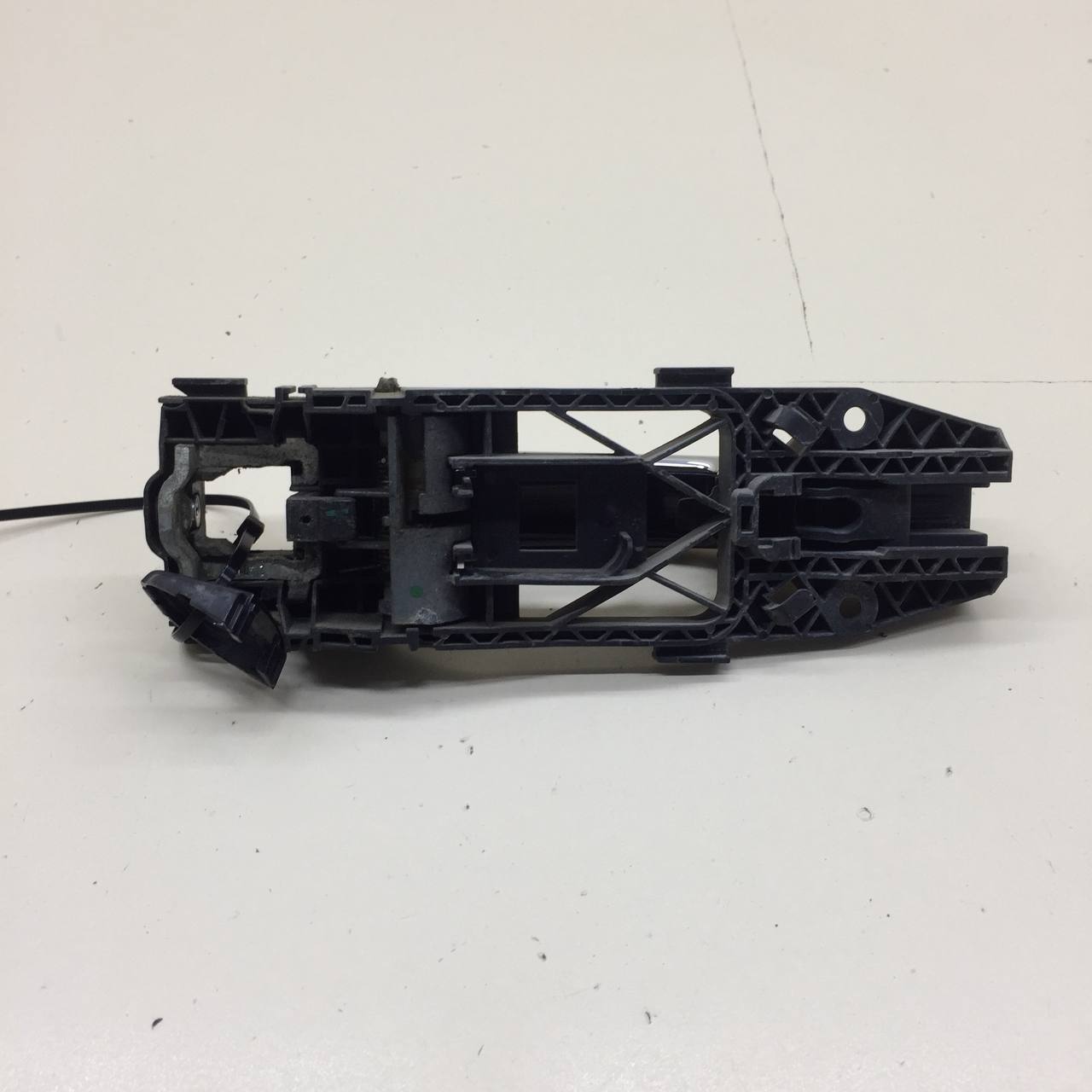 Ручка двери передней наружная левая Volkswagen Polo (MK5) 2011-2020 Ручка двери передней наружная левая Volkswagen Polo (MK5) 2011-2020