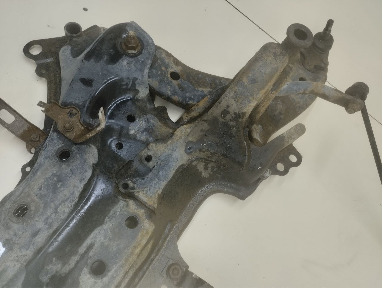 Балка подмоторная Toyota Auris (E150) 2006-2012 Балка подмоторная Toyota Auris (E150) 2006-2012