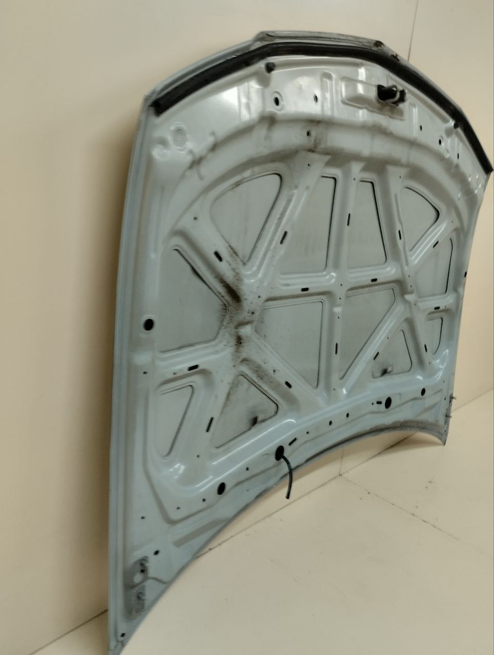 Капот Nissan Almera Classic (B10) 2006-2013 Капот Nissan Almera Classic (B10) 2006-2013