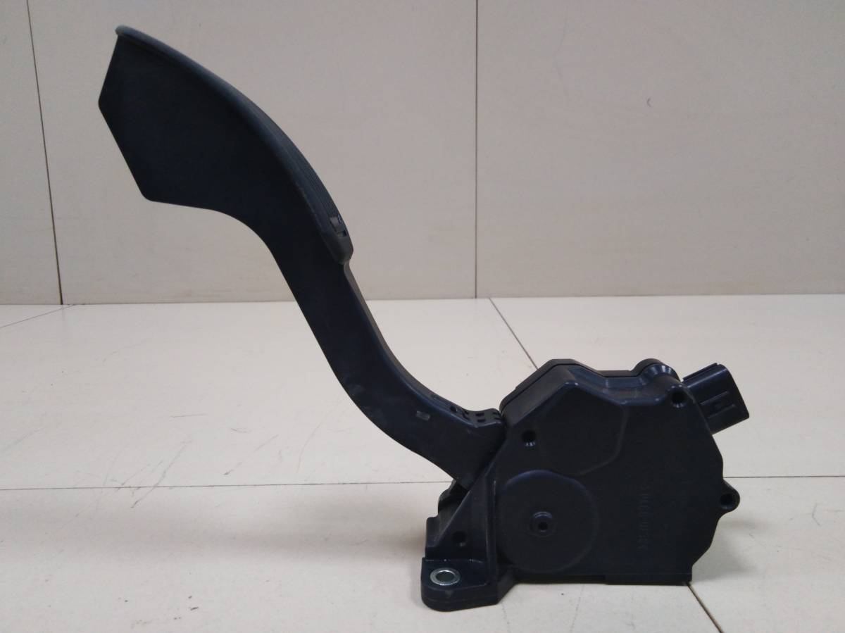 Педаль газа Toyota Corolla E150 2006-2013 Педаль газа Toyota Corolla E150 2006-2013