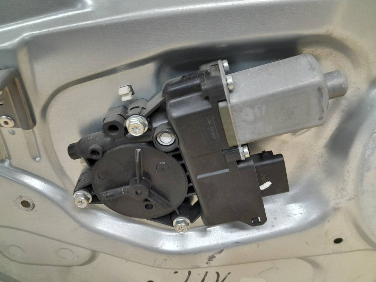 Стеклоподъемник электр. передний левый Hyundai ix55 2007-2013