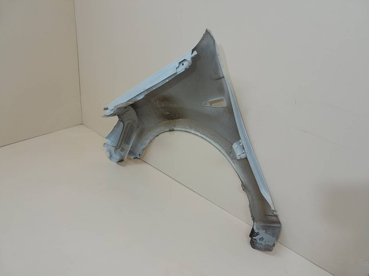 Крыло переднее правое Renault Sandero 2009-2014