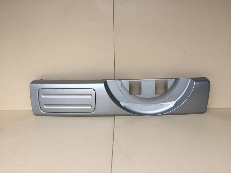 Накладка крышки багажника Honda CR-V 2002-2006