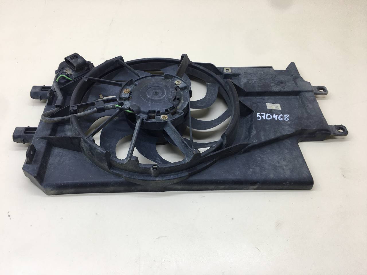 Диффузор вентилятора Lada Granta 2011>