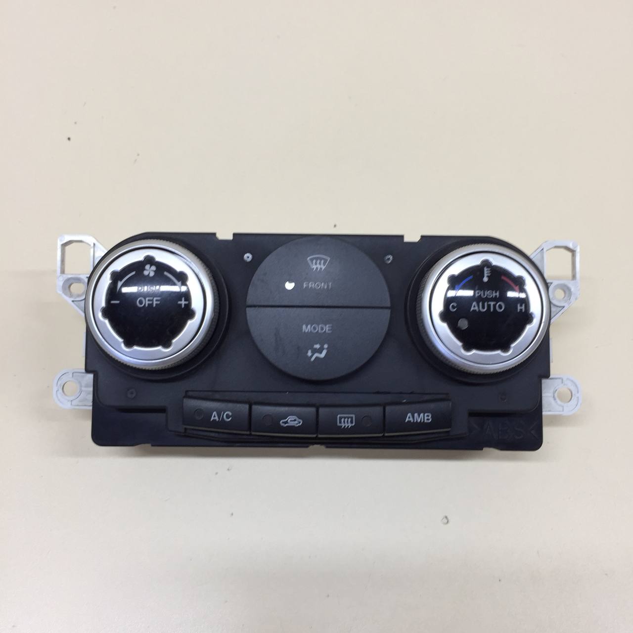 Блок управления климатической установкой Mazda CX-7 (ER) 2006-2012 Блок управления климатической установкой Mazda CX-7 (ER) 2006-2012