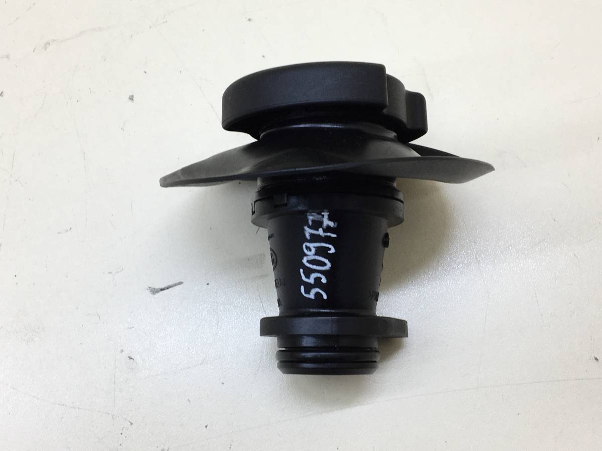 Маслозаливная горловина Jaguar XE (760) 2014-2021