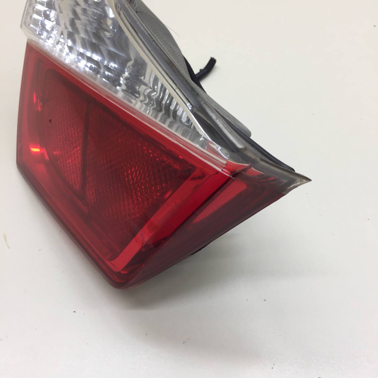 Фонарь задний внутренний левый Toyota Camry (V50) 2011-2017