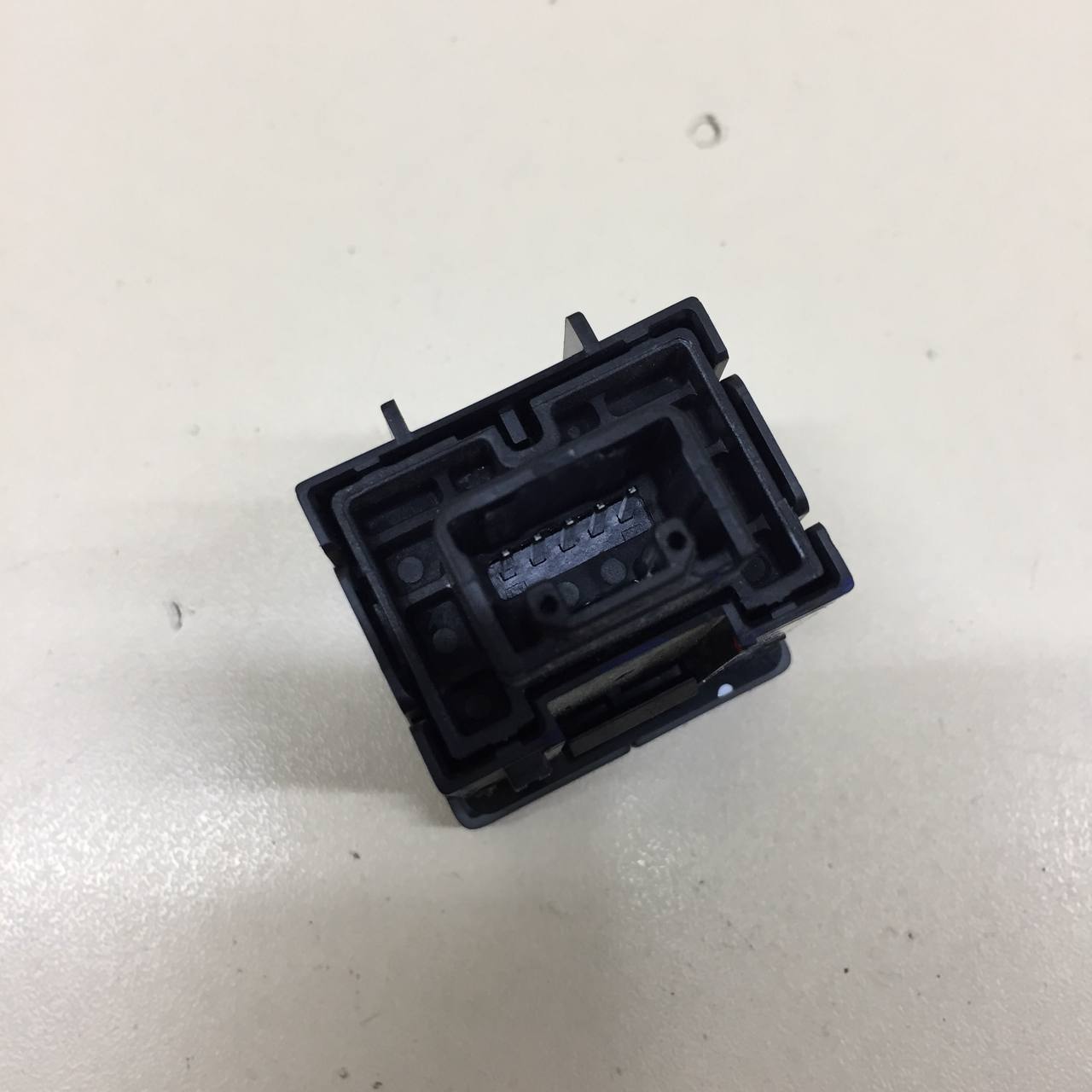 Кнопка многофункциональная Toyota Rav 4 (XA40) 2013-2019 Кнопка многофункциональная Toyota Rav 4 (XA40) 2013-2019