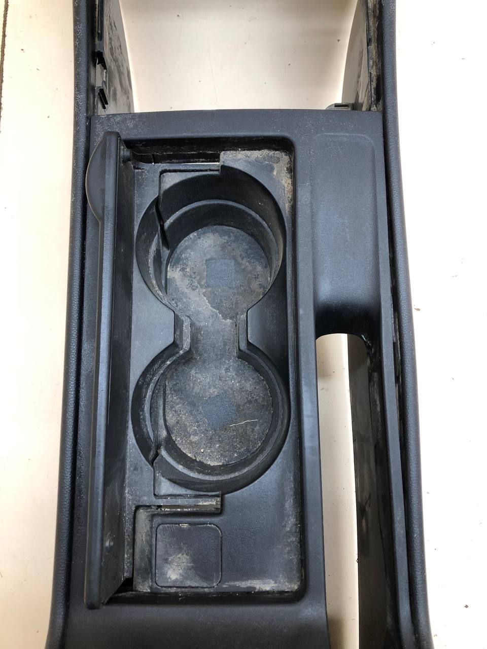 Консоль центральная Mazda Mazda 3 (BK) 2002-2009 Консоль центральная Mazda Mazda 3 (BK) 2002-2009