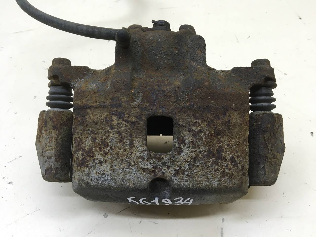 Суппорт передний правый Mitsubishi Lancer 9 (CS/Classic) 2000-2011 Суппорт передний правый Mitsubishi Lancer 9 (CS/Classic) 2000-2011