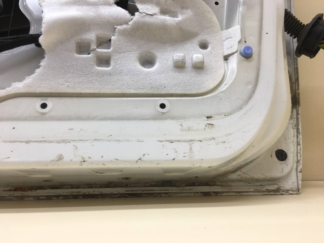 Дверь передняя левая Peugeot 207 2006-2013