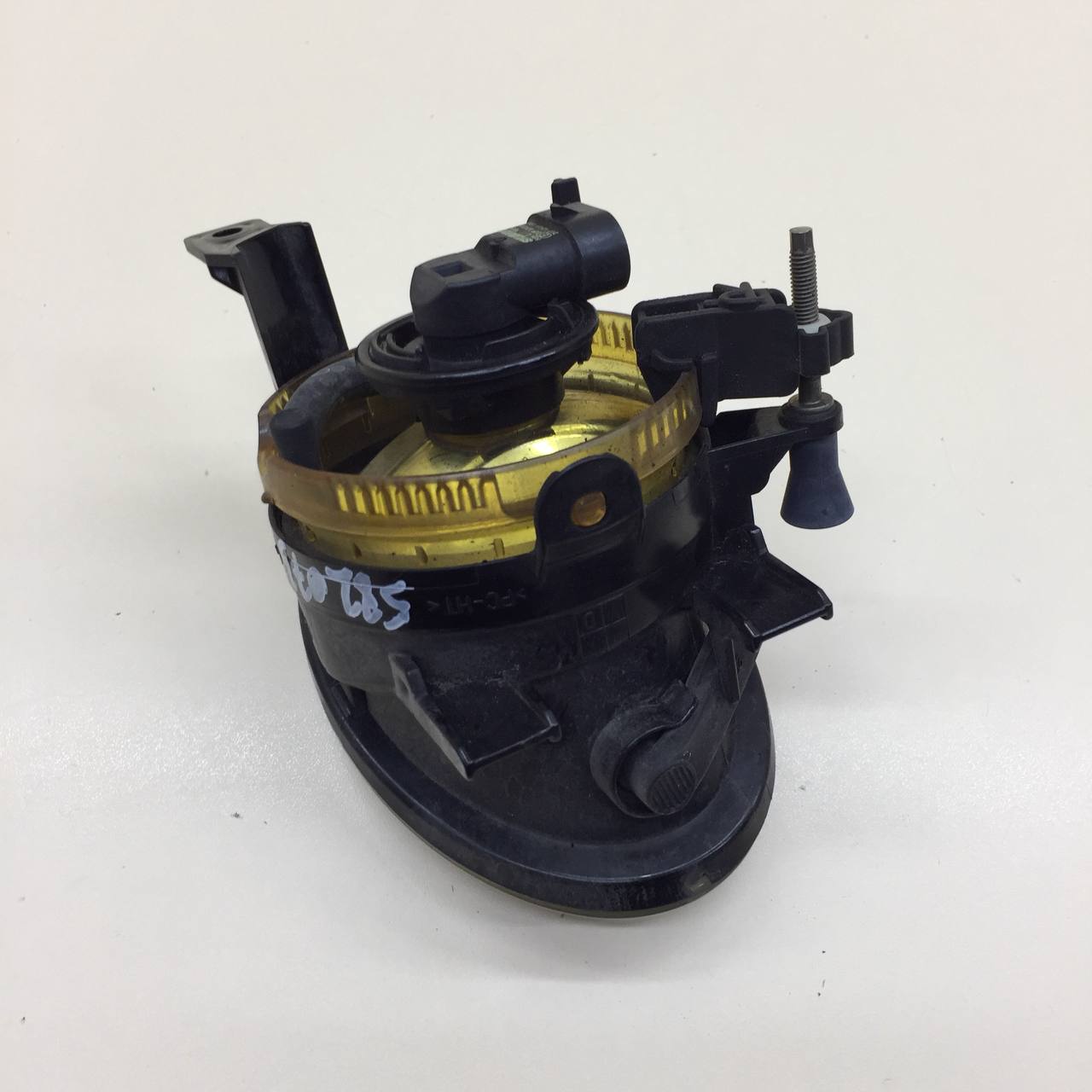 Фара противотуманная правая Volkswagen Jetta (A6) 2010-2019 Фара противотуманная правая Volkswagen Jetta (A6) 2010-2019