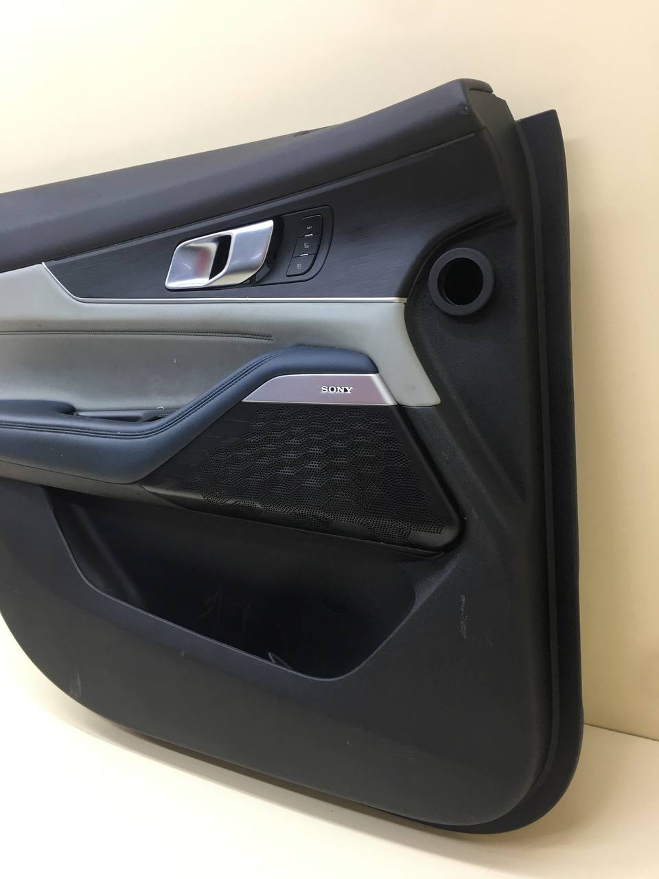 Обшивка двери передней левой Changan UNI-K 2020>