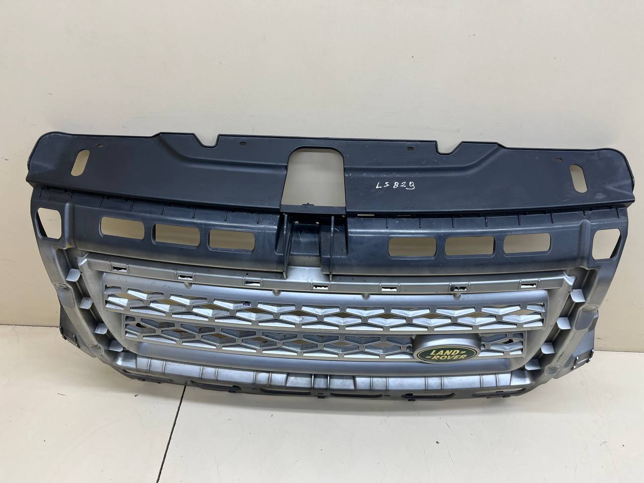 Решетка радиатора Land Rover Freelander 2 (FA) 2007-2014