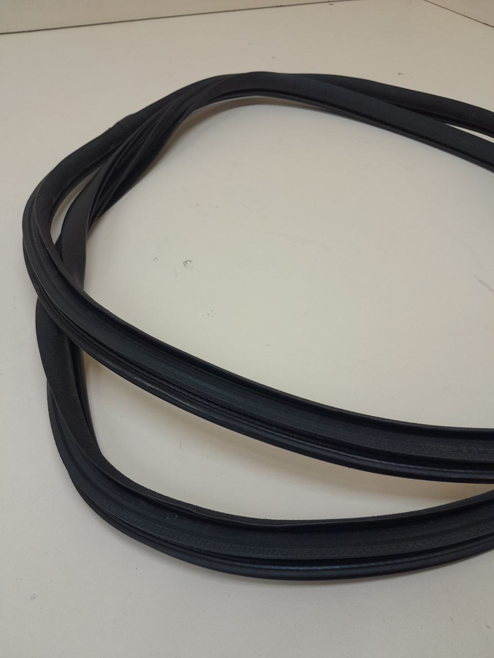 Уплотнитель проема двери задней правой Mitsubishi Outlander (GF) 2012>