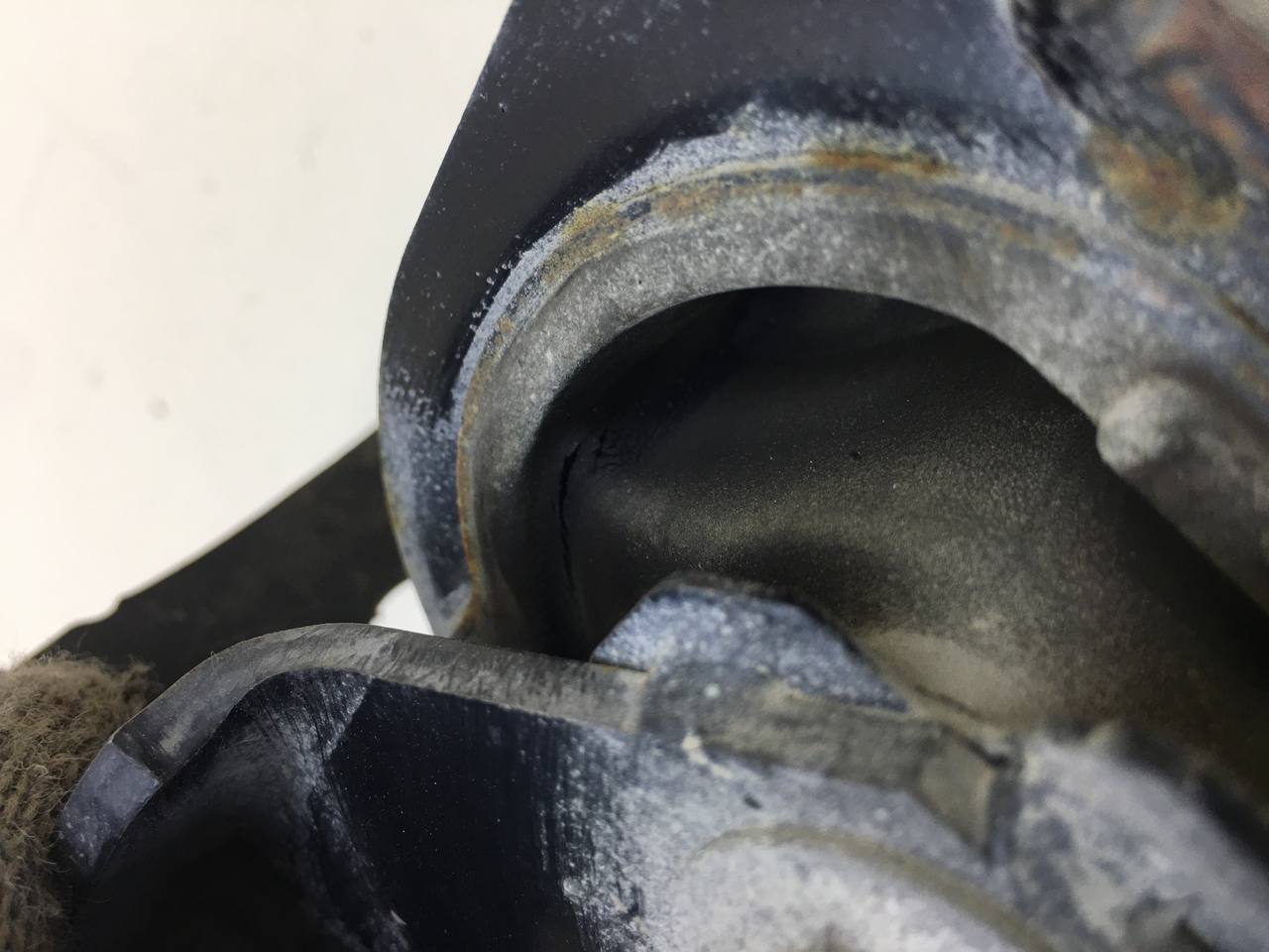 Опора КПП левая Toyota Rav 4 (XA40) 2013-2019