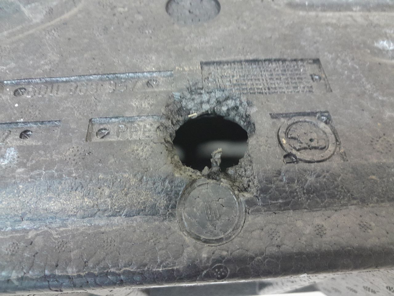 Ящик для инструментов Skoda Rapid 2012-2020