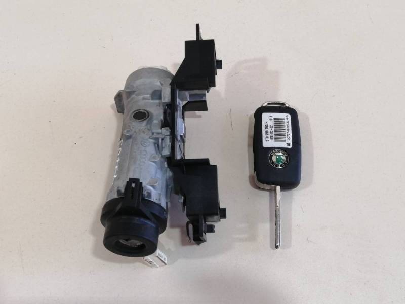 Замок зажигания Skoda Octavia (A5 1Z-) 2004-2013 Замок зажигания Skoda Octavia (A5 1Z-) 2004-2013