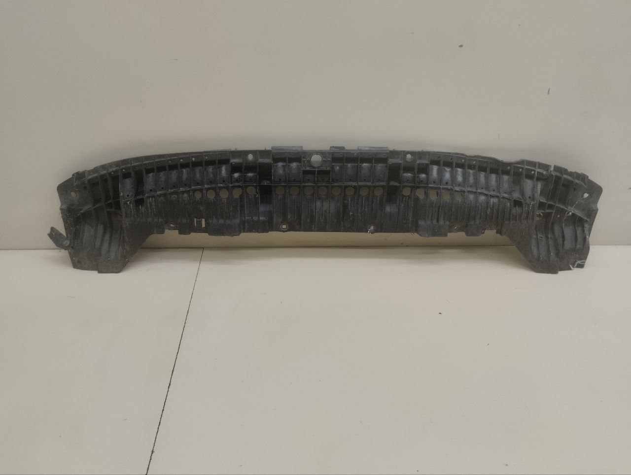 Пыльник двигателя центральный Toyota Auris (E150) 2006-2012