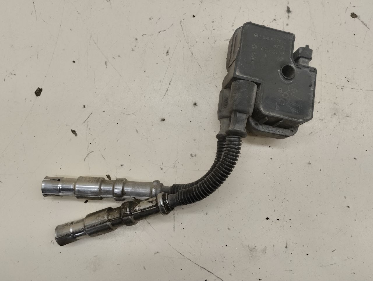 Катушка зажигания Mercedes-Benz ML-Class (W163) 1998-2004 Катушка зажигания Mercedes-Benz ML-Class (W163) 1998-2004